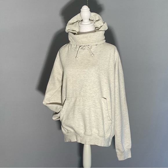 Carbon Size Medium Gray Hoodie With Drawstring Turtle Neck Thick Soft Material - Picture 12 of 16